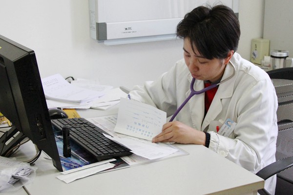 鲍群艳.jpg 鲍群艳.jpg